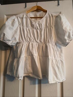 White Short-Sleeve Tiered Peasant Top - Women's fits like large